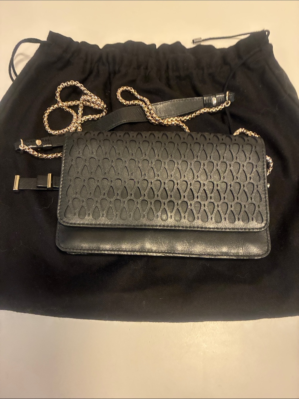 Stuart Whitman Black Leather Chain Strap Shoulder Bag
